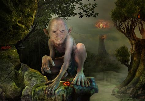 Gollum face in hole maker: become a Smeagol in a click!