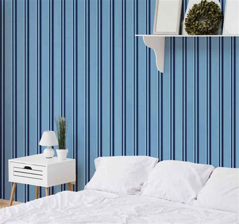 Light blue stripes on white background vertical wallpaper - TenStickers