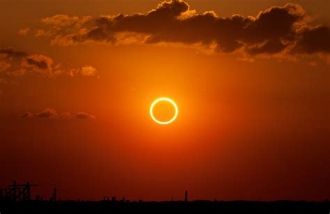 Hora y trayectoria del eclipse solar anular de 2023 | Exploratorium