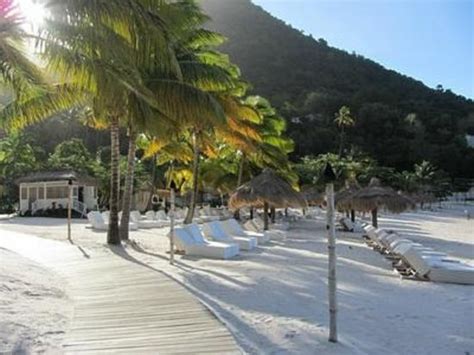 As clear as glass today! - Picture of Jalousie Beach, St. Lucia - TripAdvisor