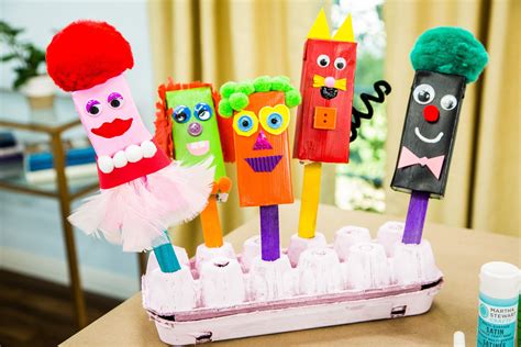 Adorable and kid approved DIY Juice Box Puppets by Maria Provenzano! For more DIYs like this ...