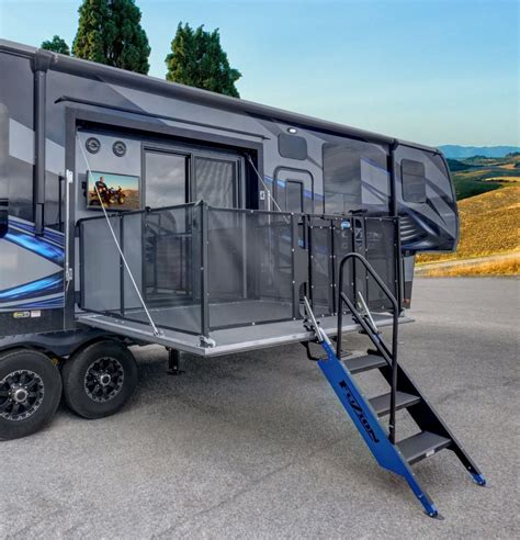 Keystone Debuts Fifth Wheel Toy Hauler - RV PRO