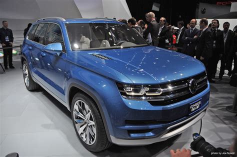 Volkswagen's Two Diesel Plug-In Hybrid Concepts: Detroit Auto Show