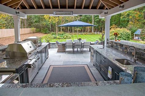 Covered Outdoor Kitchen Ideas & Things to Consider