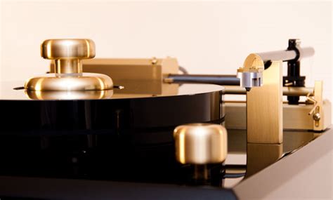 Walker Audio launches the Proscenium Black Diamond V turntable for ...