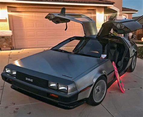 Auto Enthusiasts Convert DeLorean DMC-12 Into an All-Electric Vehicle - TechEBlog