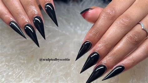 Tired Of Boring Nail Shapes? These Stunning Stiletto Nails Are the Solution | Fashionisers©