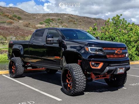 Black Lifted Chevy Colorado 2022