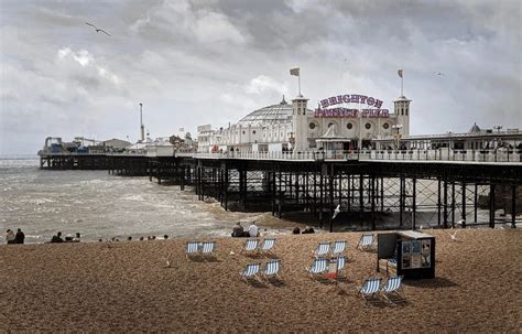 Brighton Beach & Pier - Tourist Information and Pictures - ViewBritain.com