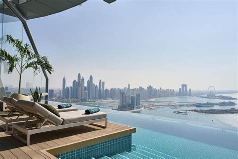 Experience Aura Skypool Lounge from anywhere in the world