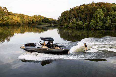 9 Best Wakeboard Boats For 2023: Which One Is Your Pick? - Jetset Times