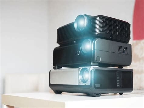 The Best Home Theater Projectors - The Plug - HelloTech