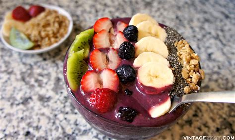 Diane's Vintage Zest!: Açaí Bowl Recipe & Tips