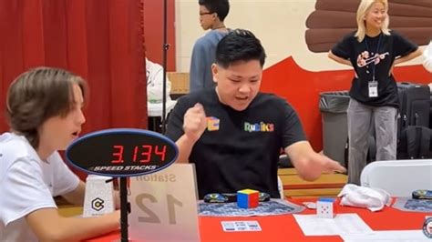 California: Man solves Rubik's Cube in 3.13 seconds, sets world record - BreezyScroll