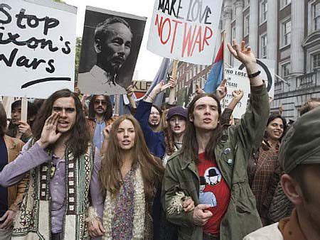 Vietnam Protests, Vietnam War, Estilo Hippie, Hippie Boho, Hippie Life, Scott Mckenzie, Hippies ...