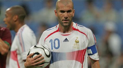 448x368 Resolution zinedine zidane, football player, real madrid castilla 448x368 Resolution ...