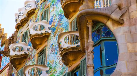 6 Buildings You Must Visit in Barcelona Designed by Antoni Gaudí - Arch2O.com