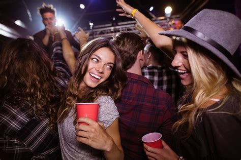 How to Host a Nightclub Event: 8 Steps to Success (and a Great Party)