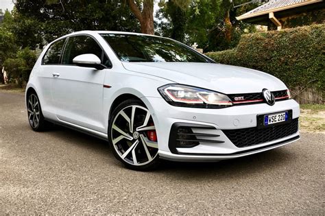 VW Golf GTI Performance Edition 1 2018 review | CarsGuide