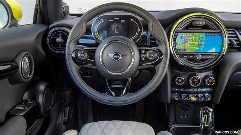 2020 MINI Cooper SE Electric - Interior | Caricos