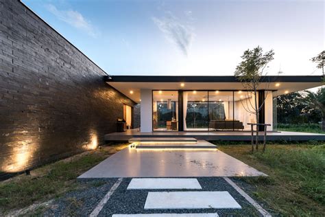 Flat Roof Modern House Designs