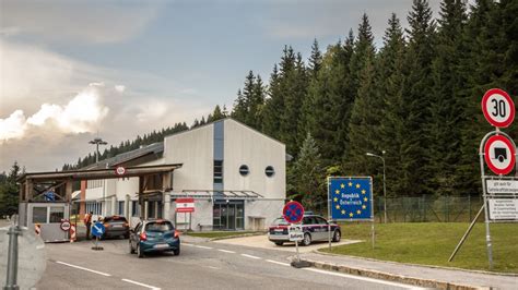 Austria & Slovenia Introduce Joint Patrols at Their Shared Border - Ez Pass