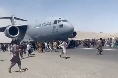 #Photo shows over 600 Afghan refugees packed inside Air Force plane - En.BuradaBiliyorum.Com