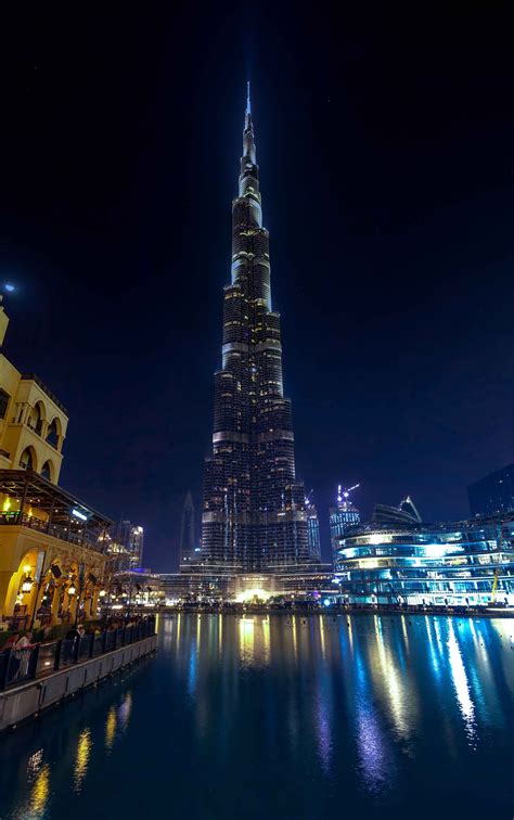 The World's Tallest Building - Burj Khalifa, Dubai [OC][3665x5849] : CityPorn