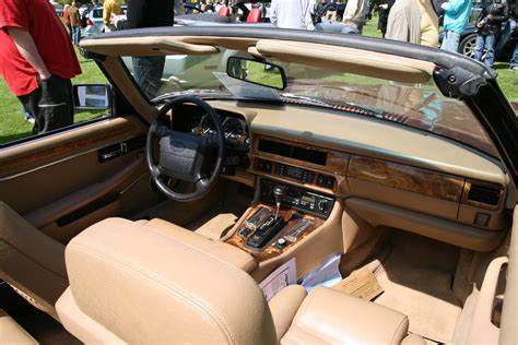 File:Jaguar XJS Convertible (1994) interior.jpg - Wikimedia Commons