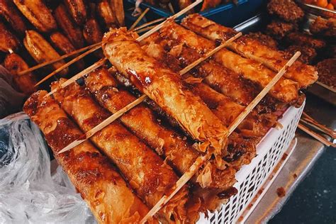 17 Popular Filipino Street Food Dishes to Try in the Philippines