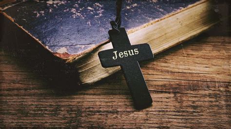 Cross And Bible Wallpapers - Wallpaper Cave