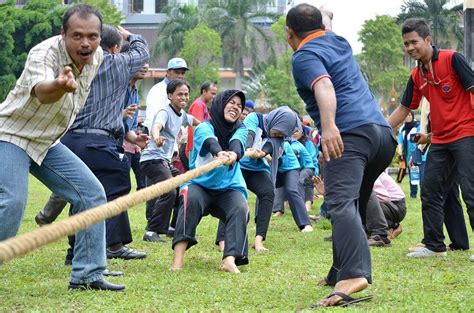 Berbagai Lomba 17 Agustus Yang Unik Dan Lucu Blog Unik - Riset