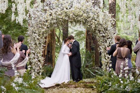 Inside the Twilight: Breaking Dawn Wedding | BridalGuide