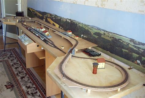 N Scale Train Table Layout