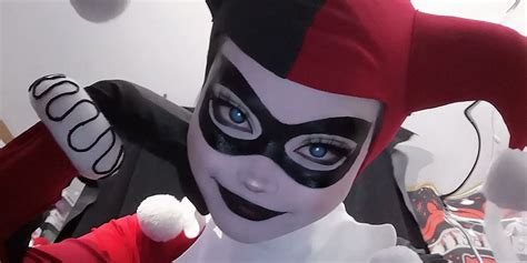 Creepy Harley Quinn Cosplay comes straight out of Batman: TAS - Bluu ...