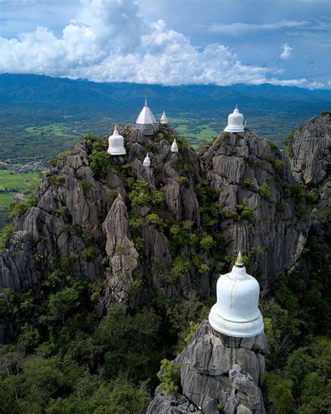 9 Beautiful Temples In Chiang Mai Unlike Anywhere Else In Thailand