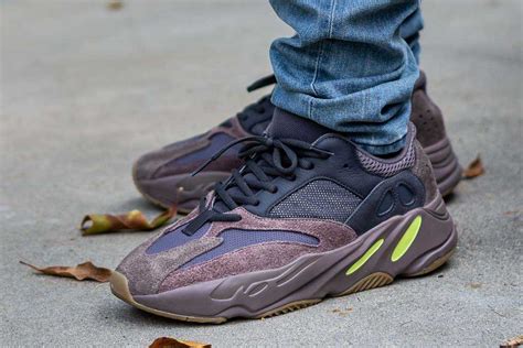 Adidas Yeezy Boost 700 Mauve Review