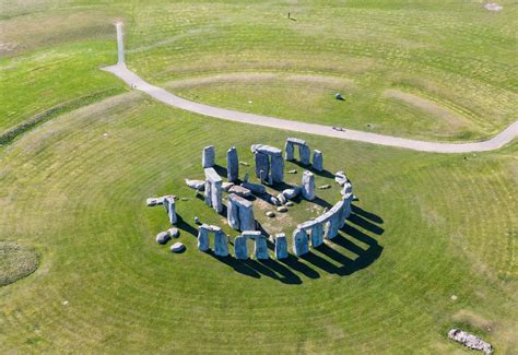 STONE HENgE i - canahuac.com