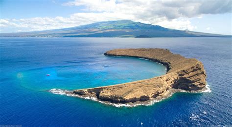 Molokini Crater Snorkeling Guide in Maui, Hawaii - 2024