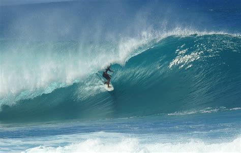 Unveiling the Magic of Banzai Pipeline: Waves, Weather, and Champions — North Shore Airport Rides