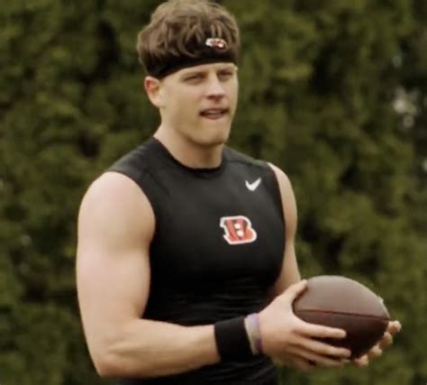 Joe Burrow unveils whole new look at Bengals offseason practices