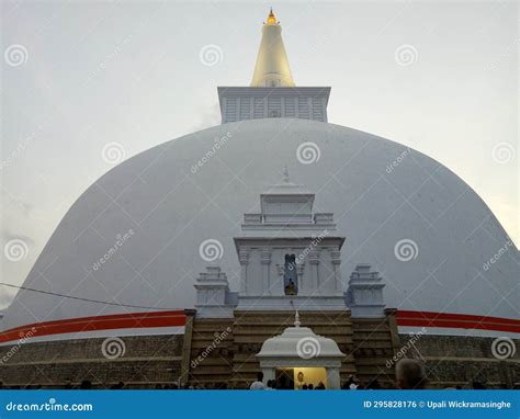 RUWANWELI MAHASEYA editorial photo. Image of ruwanwelim - 295828176