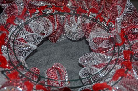 Deco Mesh Christmas Wreath Tutorial - donnahup.com