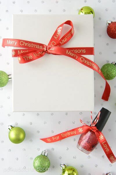 Gift Wrap Ideas and DIY Printable Ribbon