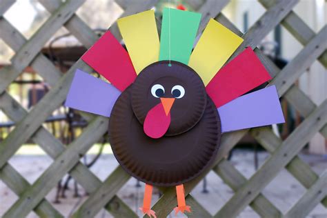 Paper Plate Thanksgiving Turkey Craft for Preschoolers