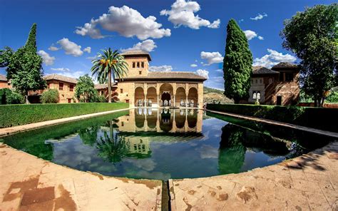 ALHAMBRA PALACE & CITADEL in GRANADA, ANDALUCIA, SPAIN (2017) - Globaltravelogs