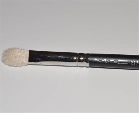 MAC 217 Blending Brush Photos & Review