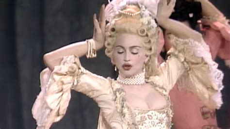 Madonna - Vogue (Live at the MTV Awards 1990) [Official Video] Chords - Chordify