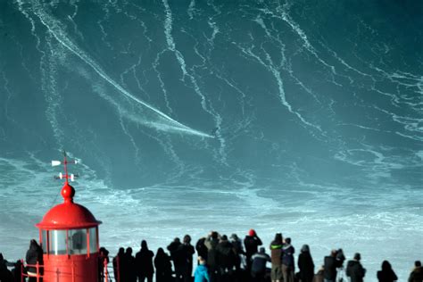 Surfer's Monster, 80-Foot Wave Came from a Hidden, Underwater Canyon | Live Science