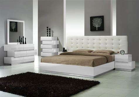 6 Best White Bedroom Design Ideas